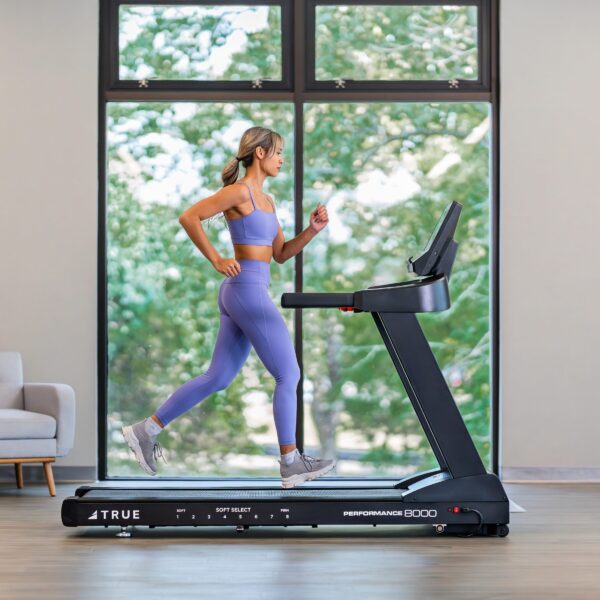 ウエイトトレーニング IS-8000 Performance 8000 Treadmill | TRUE Fitness Treadmills | St. Louis, MO